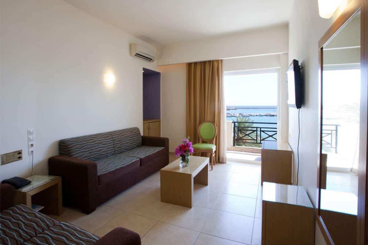 Suite, Sea View | Minibar, in-room safe, desk, soundproofing