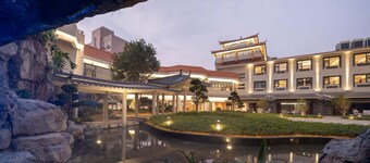 Holiday Inn Guilin Qixing by IHG