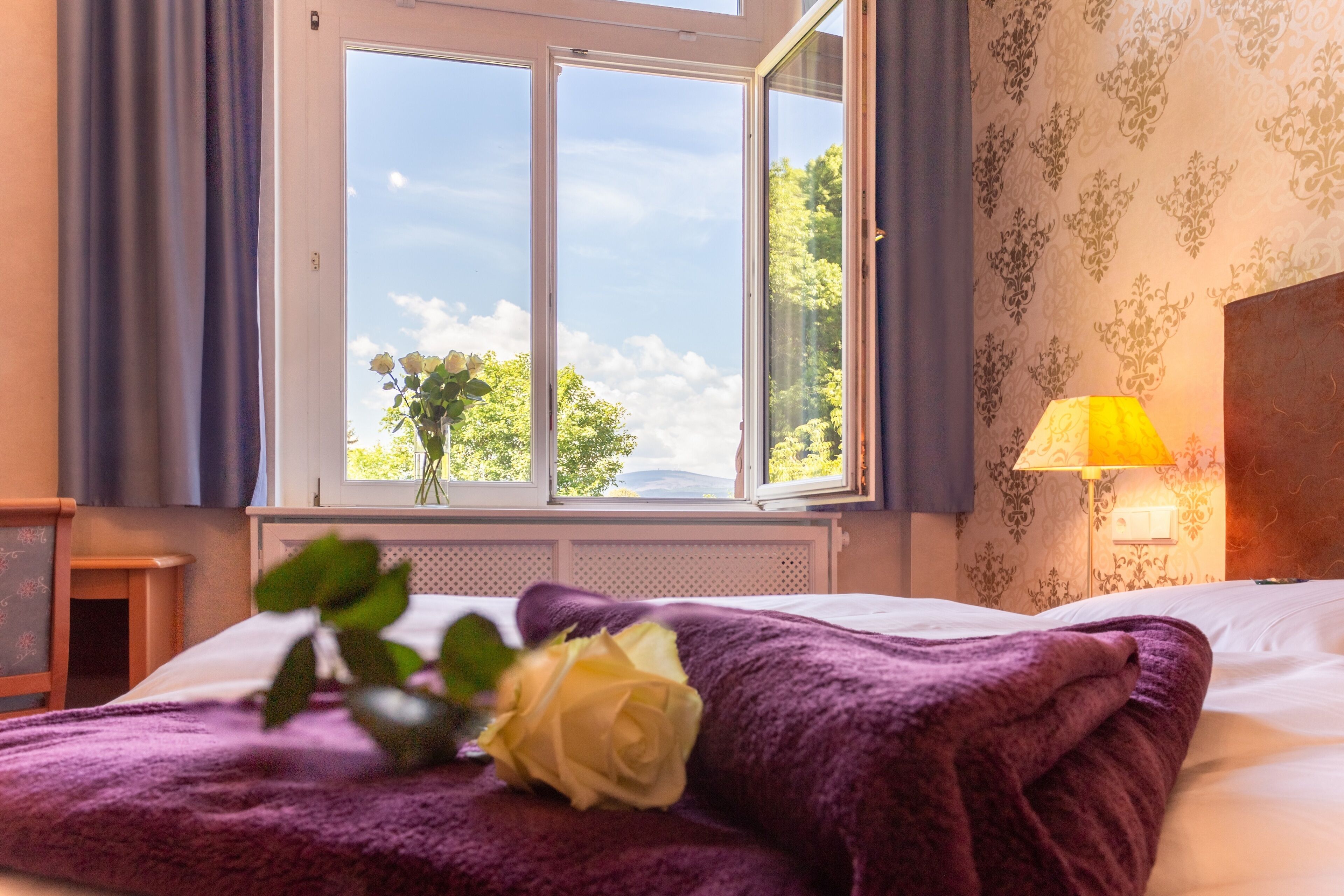 Comfort-Doppelzimmer | Wohnbereich | Flachbildfernseher