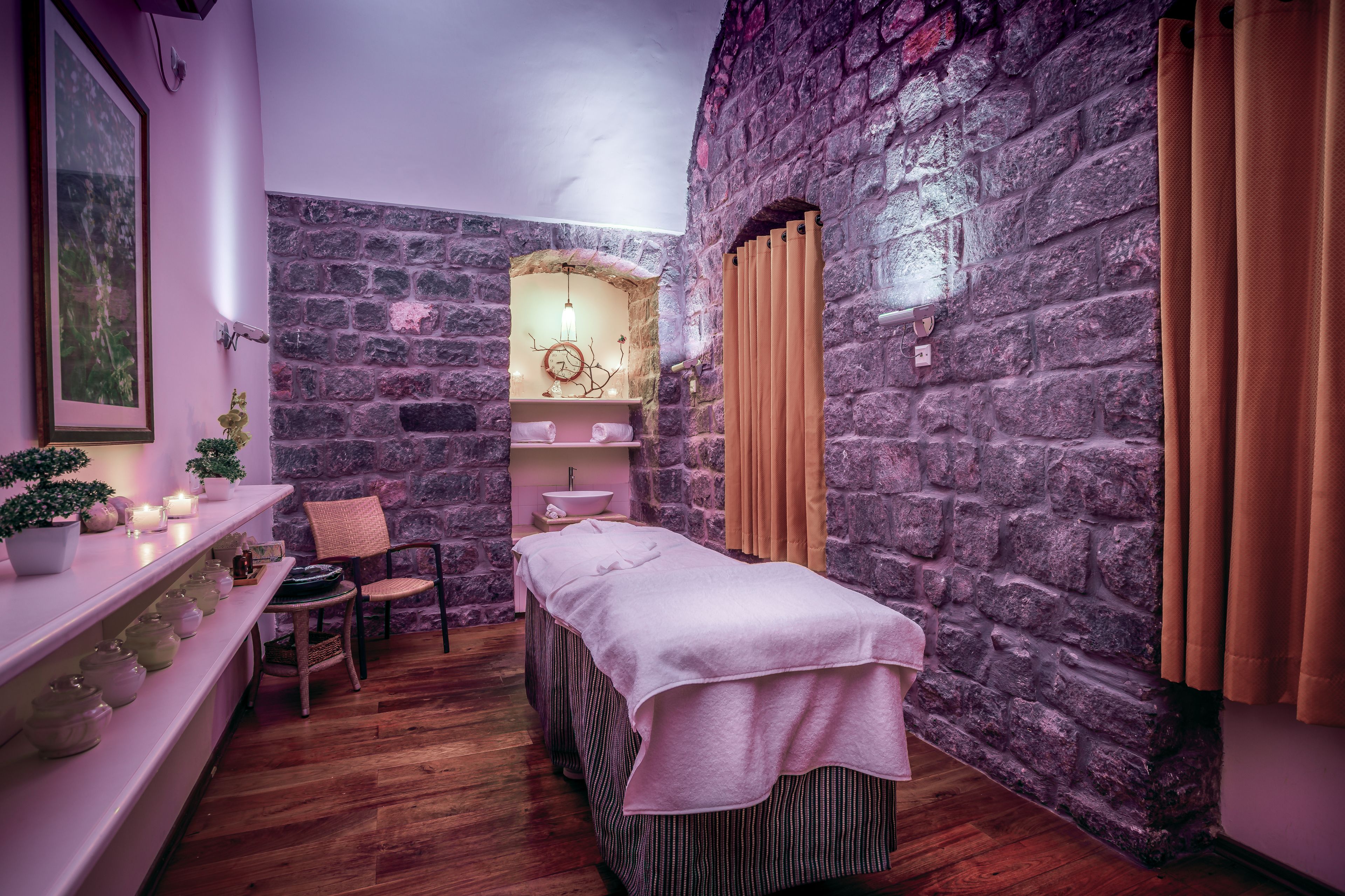 Photo - The Scots Hotel