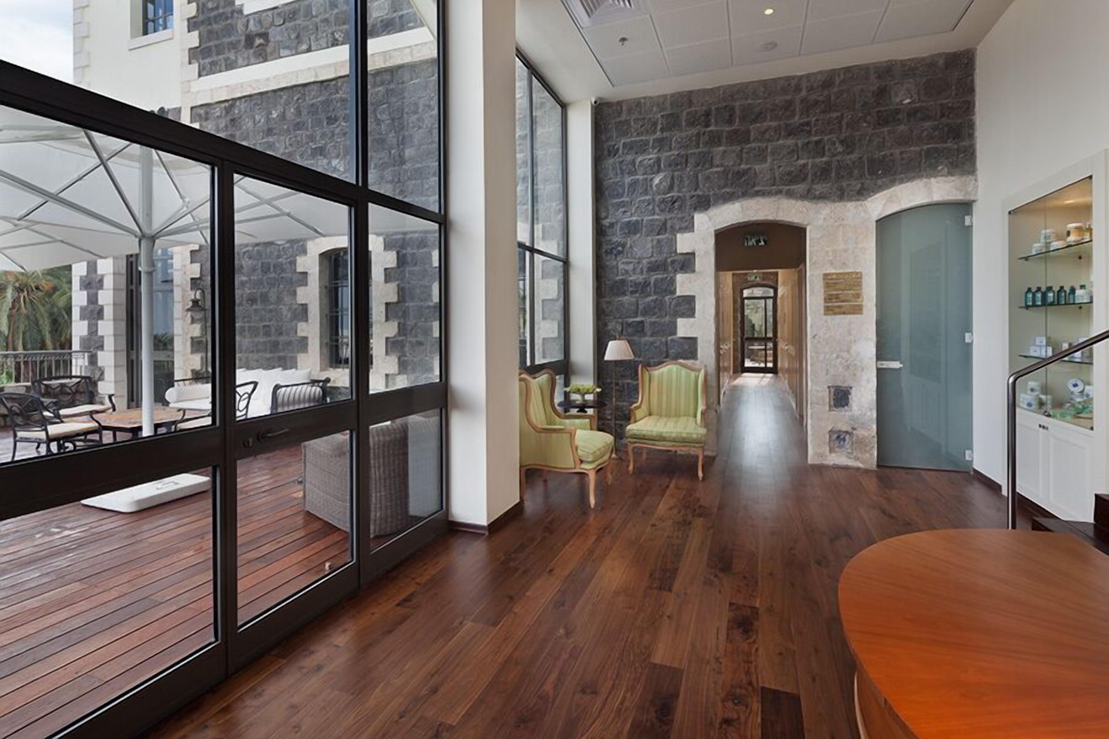 Couples treatment rooms, steam room, massages