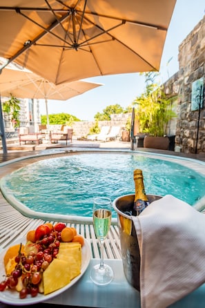 Seasonal outdoor pool, pool umbrellas
