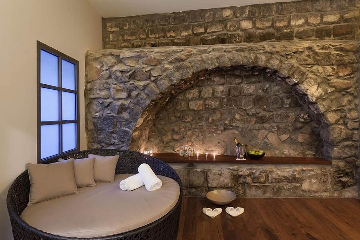 couples treatment room(s), steam room, massages