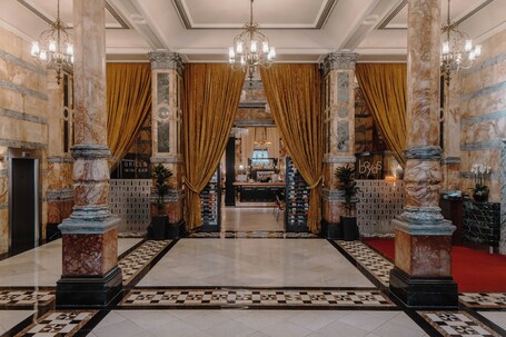 The Grand at Trafalgar Square – Affordable hotel in London