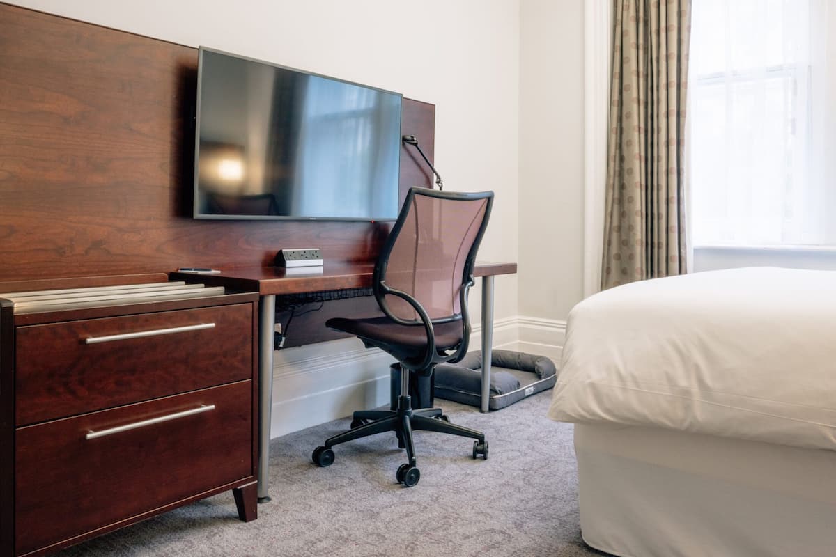Standard Room, 2 Twin Beds | 1 bedroom, Egyptian cotton sheets, premium bedding, in-room safe