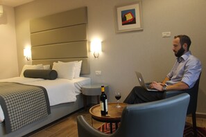 Premium Twin Room | In-room safe, desk, laptop workspace, soundproofing - Astoria Galilee Hotel (Tiberias)