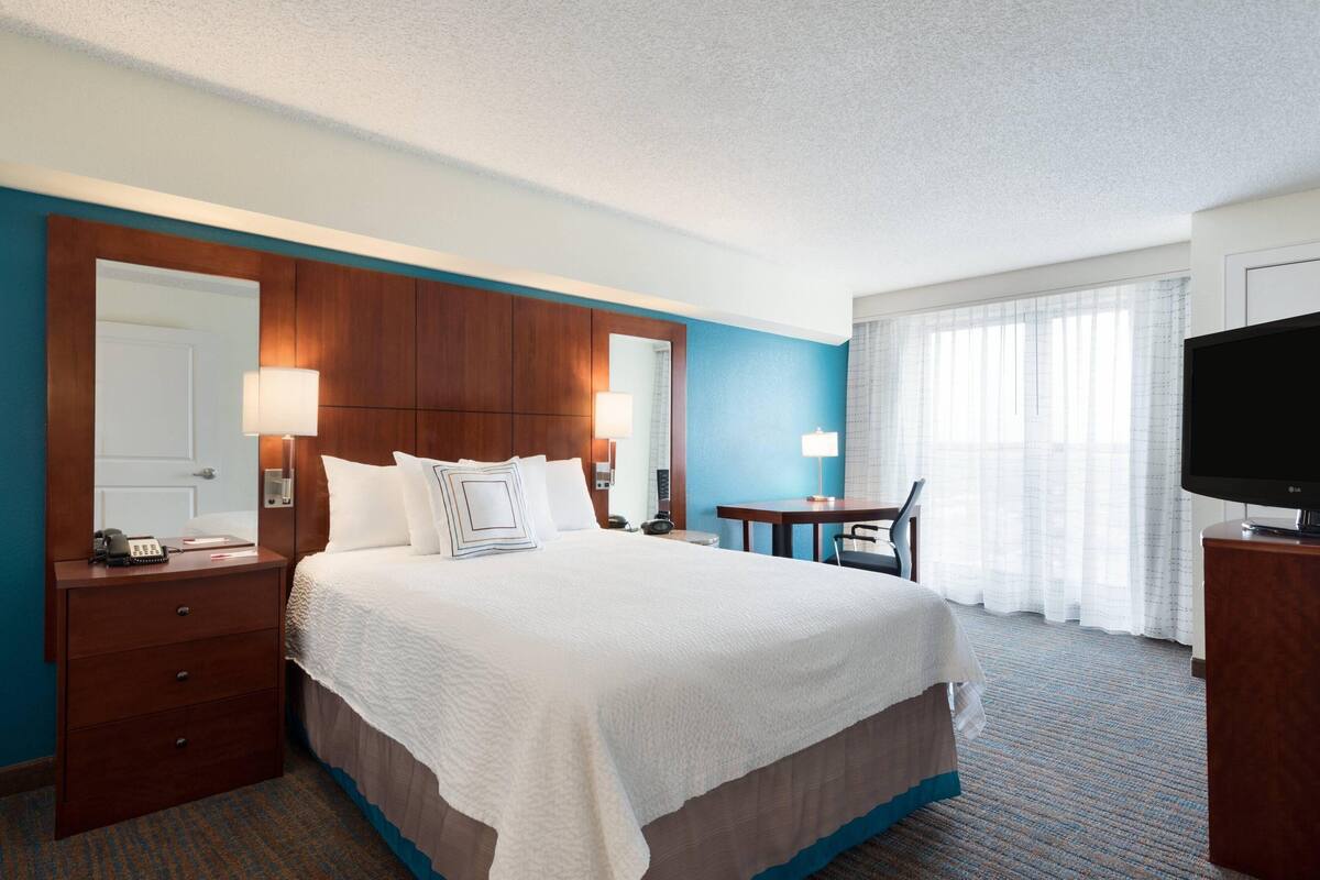 suite, 2 bedrooms | premium bedding, in-room safe, desk, blackout curtains