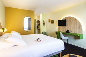 Minibar, in-room safe, desk, iron/ironing board - Best Western Hotel Arlux (Arlon)