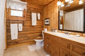 Suite, Lake View | Bathroom