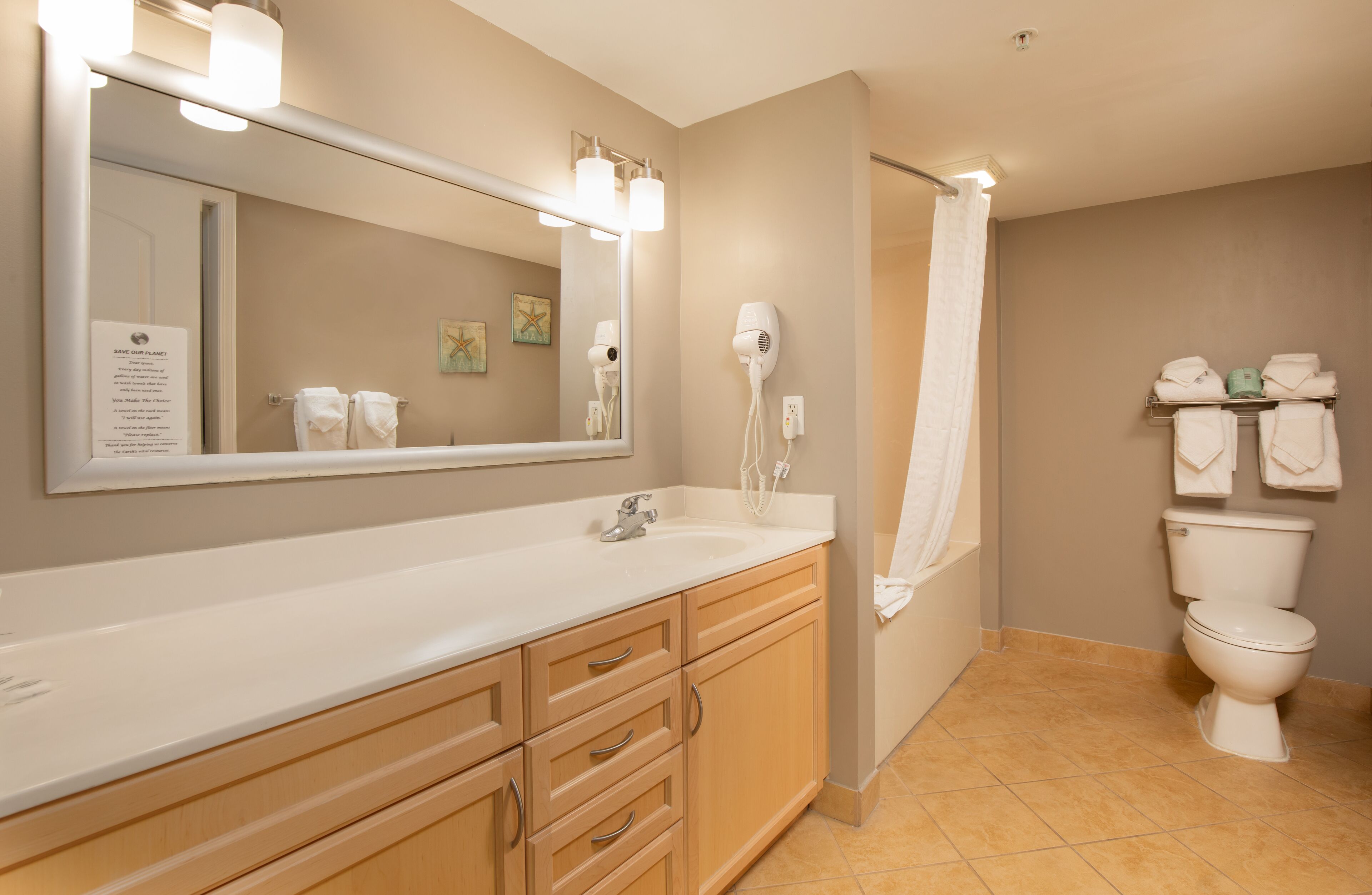 combined shower/bathtub, deep-soaking bathtub, free toiletries