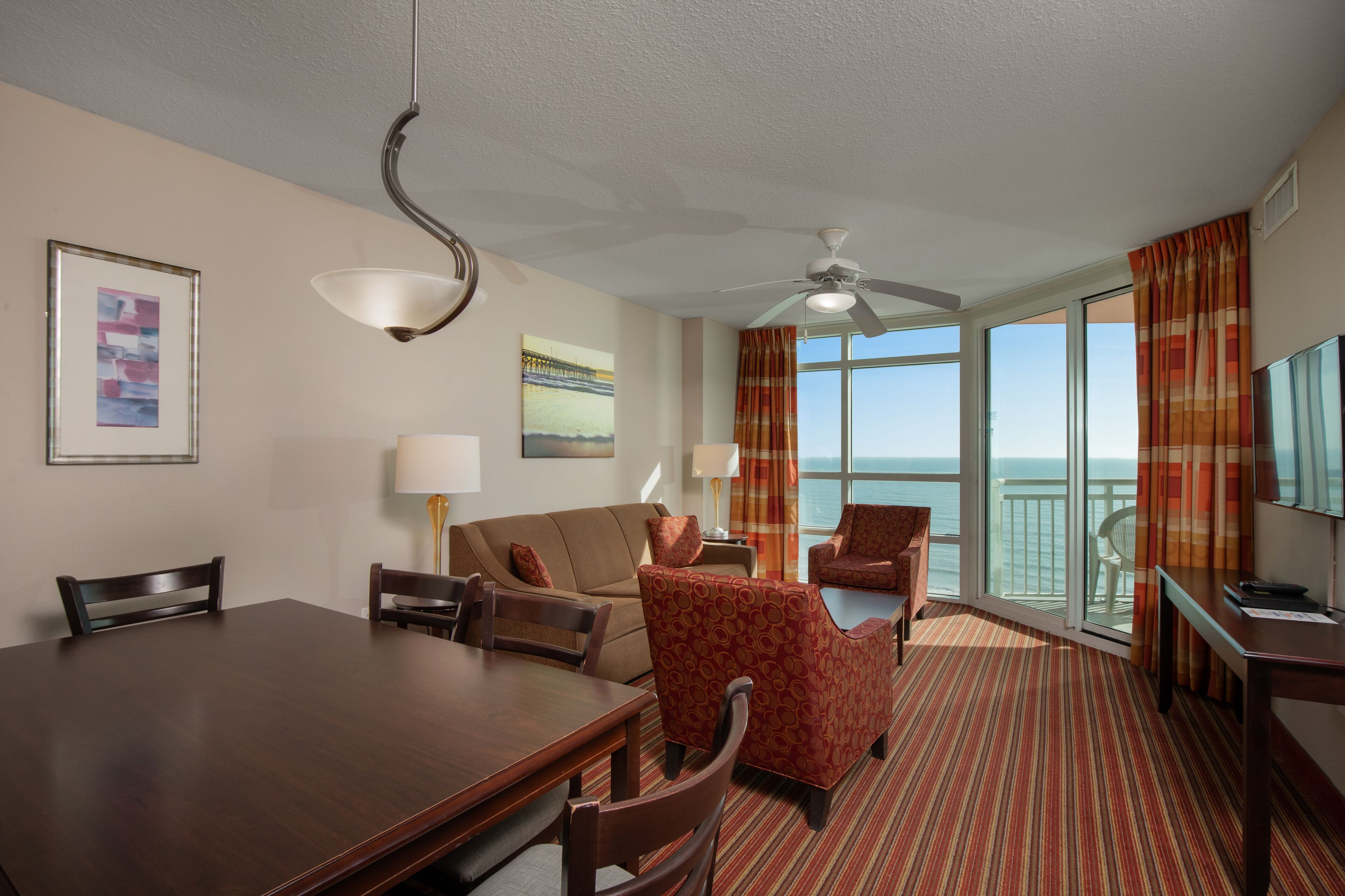 2 Bedroom Oceanfront, 4 Doubles  | In-room dining