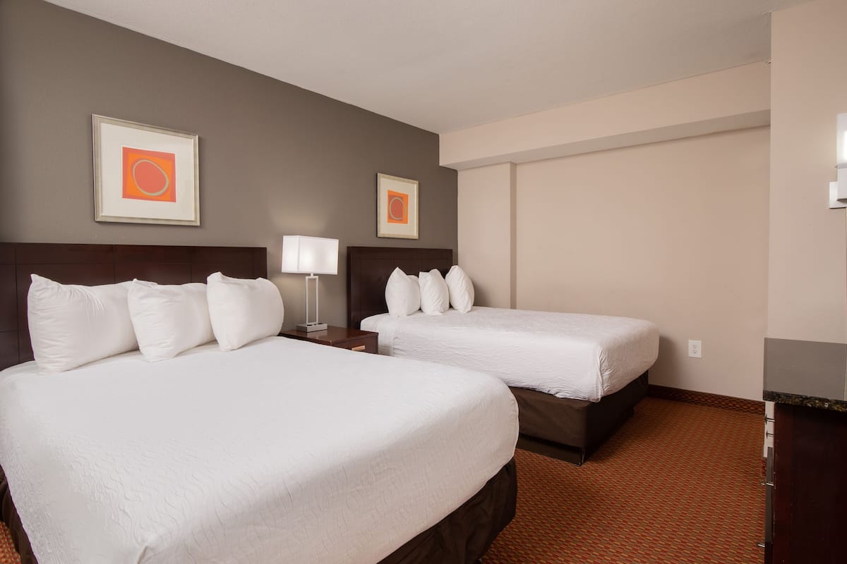 Standard Condo, 2 Bedrooms, Ocean View, Corner (Tower 2) | 1 bedroom, blackout drapes, iron/ironing board, free cribs/infant beds