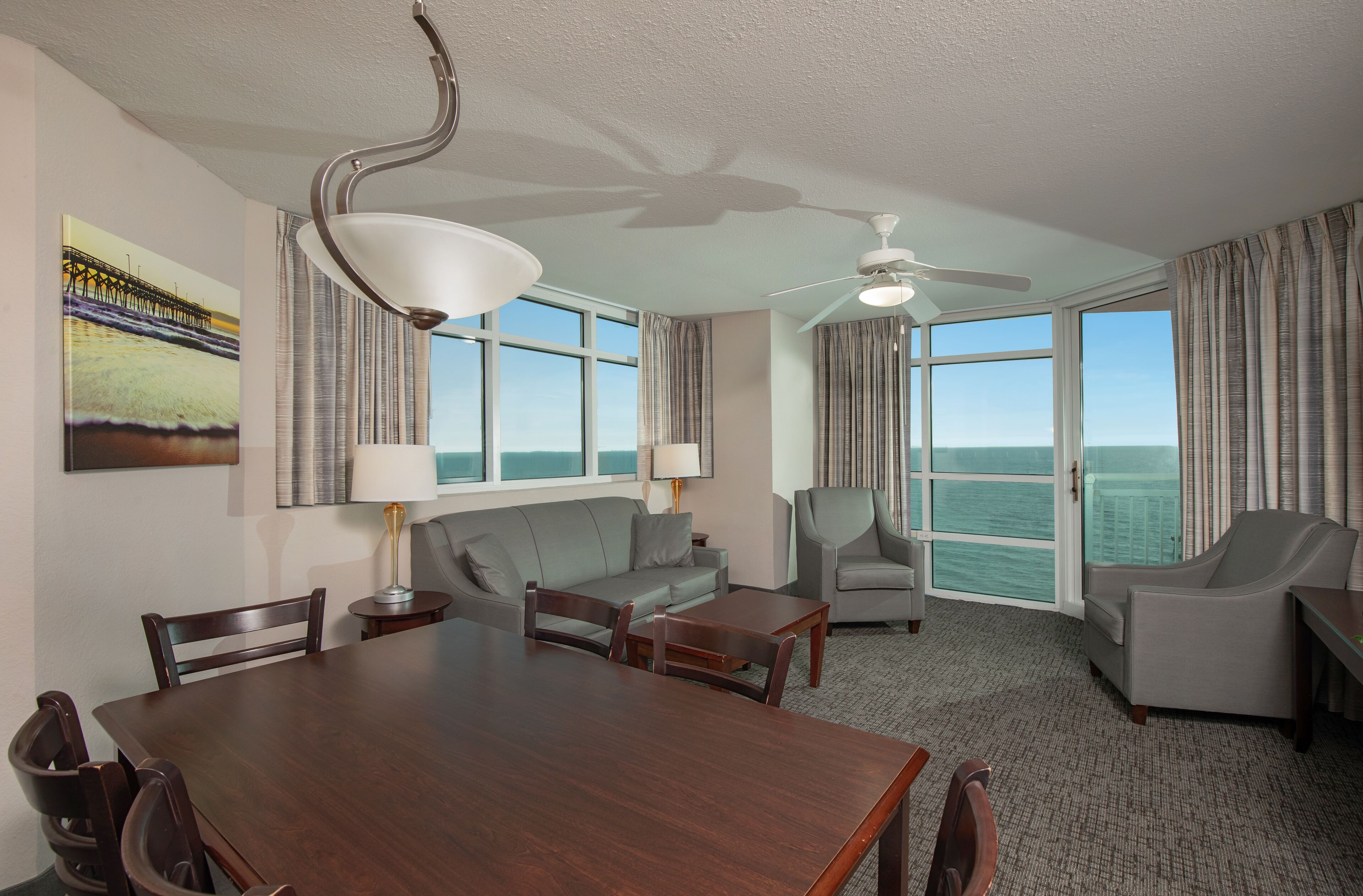 Tower 1 Oceanfront 2 Bedrm Corner 4 DBLS | In-room dining