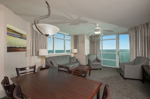 Tower 1 Oceanfront 2 Bedrm Corner 4 DBLS | In-room dining