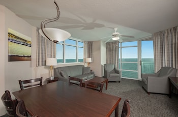 Tower 1 Oceanfront 2 Bedrm Corner 4 DBLS | In-room dining at Prince Resort