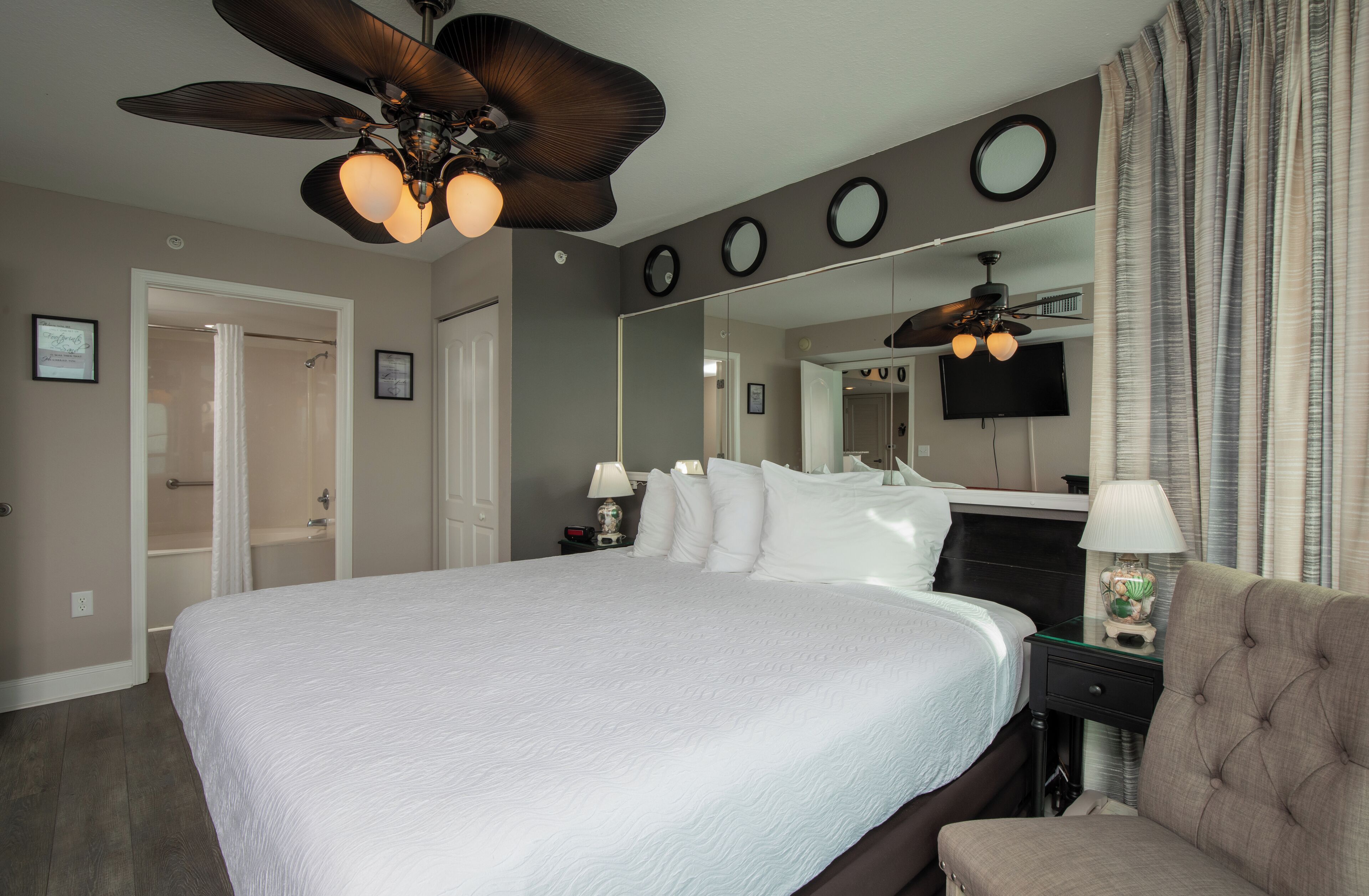 Familie suite | Verduisterende gordijnen, een strijkplank/strijkijzer, gratis babybedden