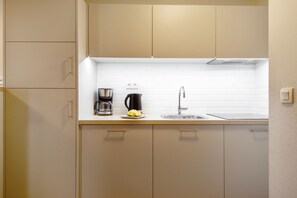 Apartment, 2 Bedrooms | Private kitchenette