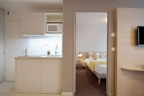 Apartment, 1 Bedroom | Private kitchenette