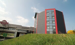 تفاصيل الفندق من الخارج