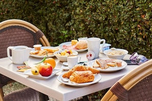Frokostbuffé hver dag (EUR 10.9 per person)
