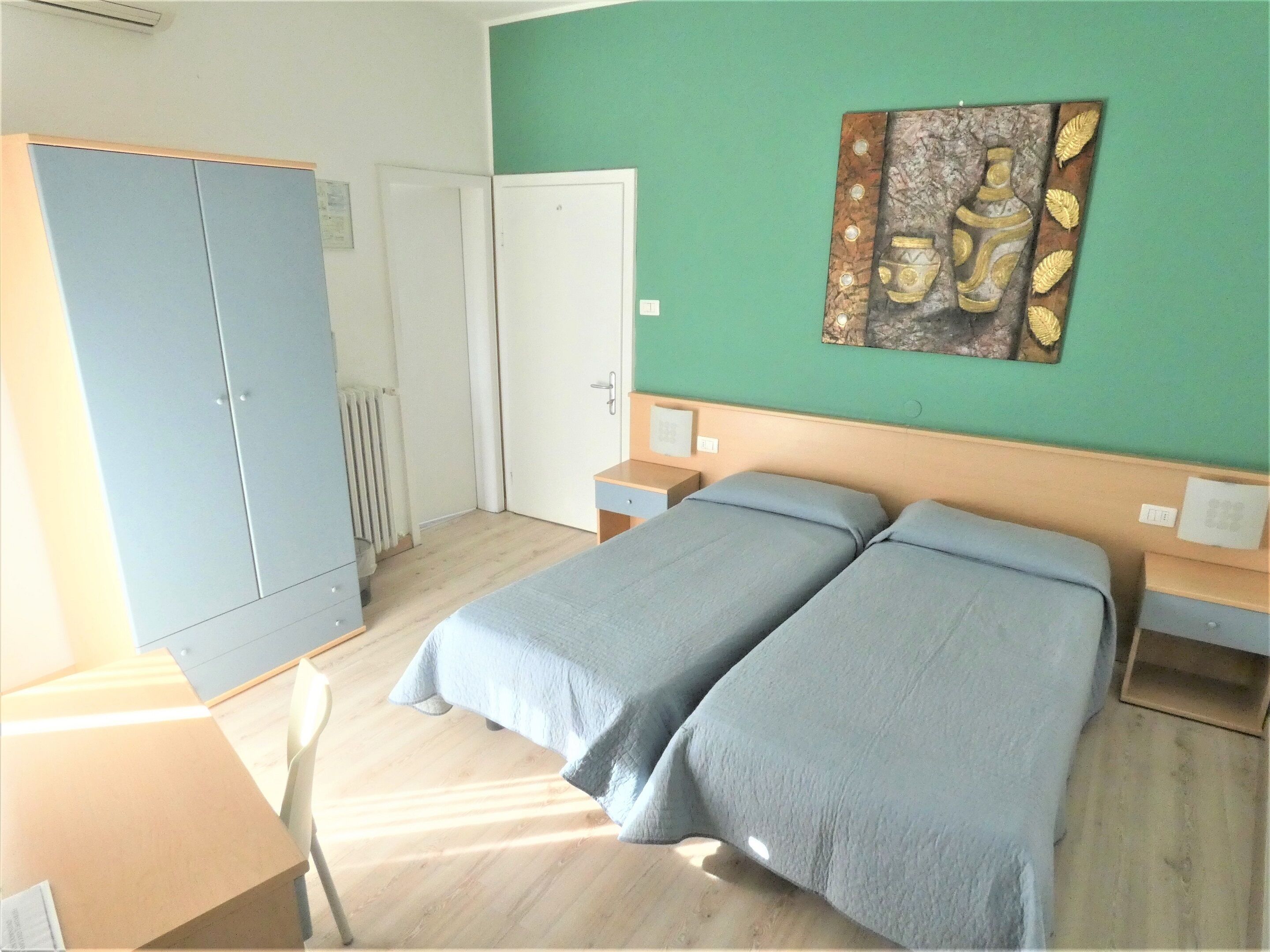 standard double or twin room, non smoking (dependance) | in-room safe, desk, free wifi, bed sheets