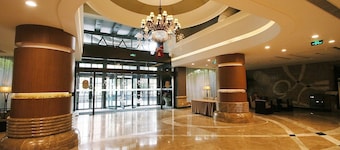 Days Hotel Frontier Pudong