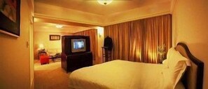 Deluxe Suite | Premium bedding, rollaway beds, free WiFi