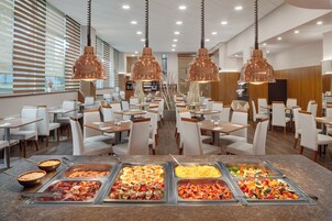 包含每日自助早餐