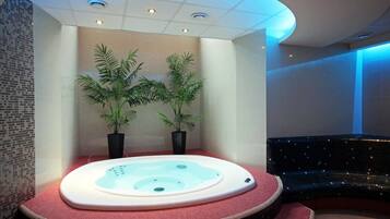 Innendørs boblebad
