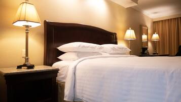 Executive Room, Executive Level | 1 bedroom, premium bedding, in-room safe, desk