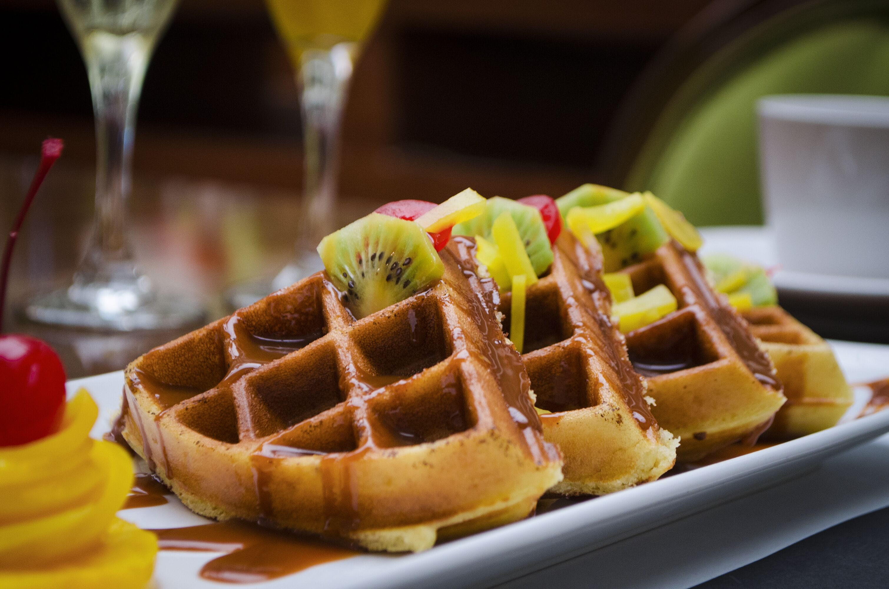 Päivittäinen buffetaamiainen (18.5 USD per henkilö)