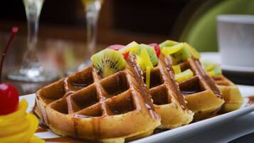 Tägliches Frühstücksbuffet (18.5 USD pro Person)