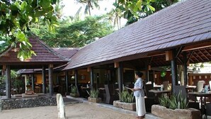 Property grounds - Peneeda View Beach Hotel (Denpasar)