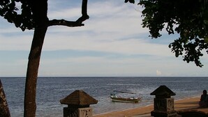 Beach - Peneeda View Beach Hotel (Denpasar)