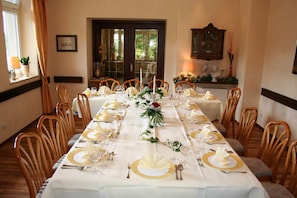 Breakfast and dinner served - Hotel Leugermann (Ibbenbueren)