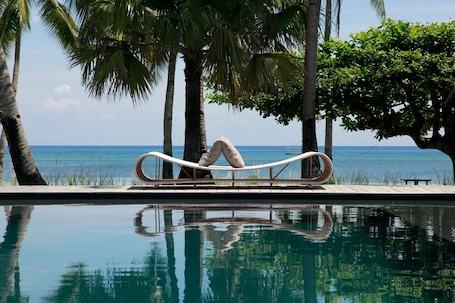 Outdoor pool, sun loungers