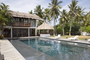 Outdoor pool, sun loungers