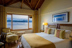 Ropa de cama de alta calidad y minibar 