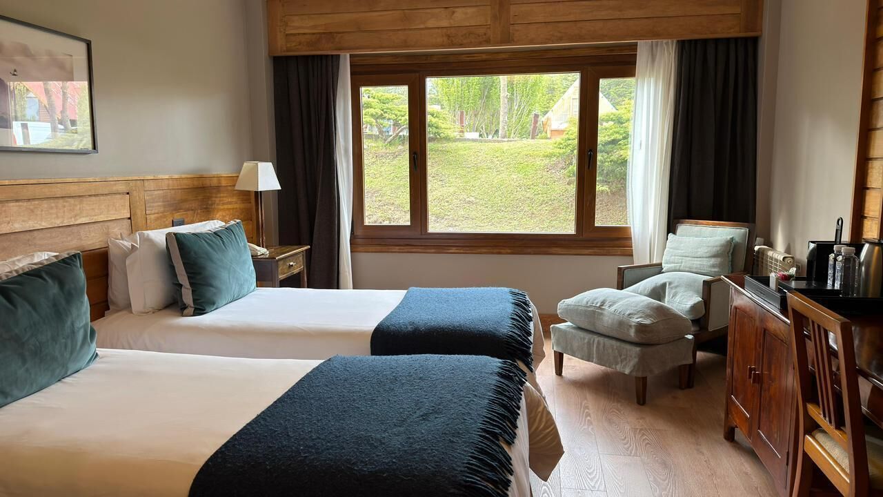 Ropa de cama de alta calidad y minibar 