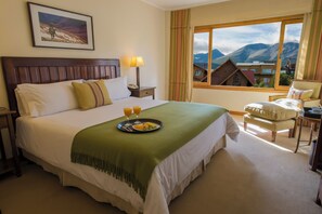 Doble Estándar Uso individual | Hochwertige Bettwaren, Minibar, Zimmersafe, Schreibtisch