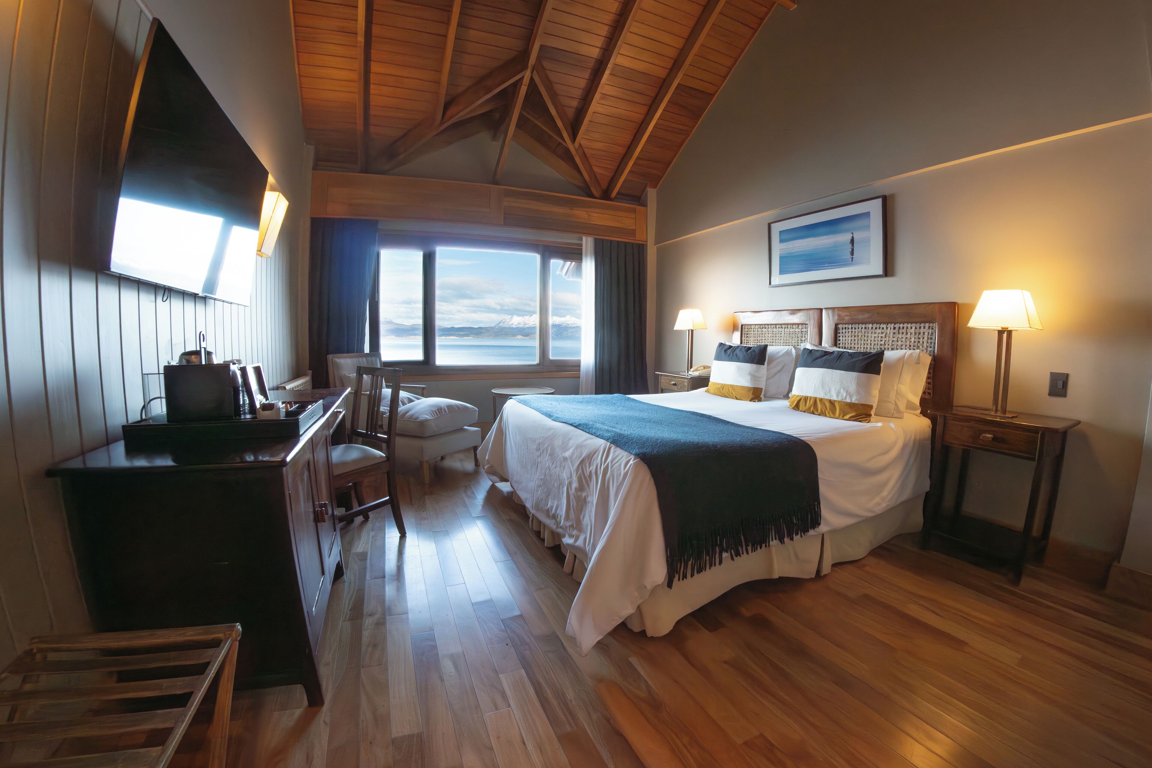 Ropa de cama de alta calidad y minibar 