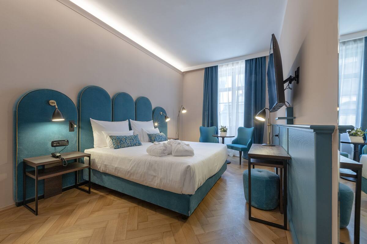 superior room | premium bedding, down duvets, select comfort beds, minibar