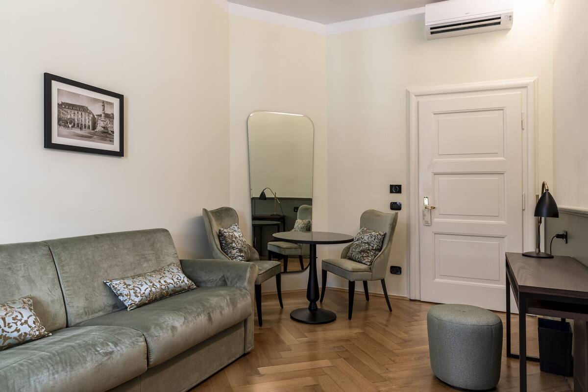 suite | premium bedding, down duvets, select comfort beds, minibar