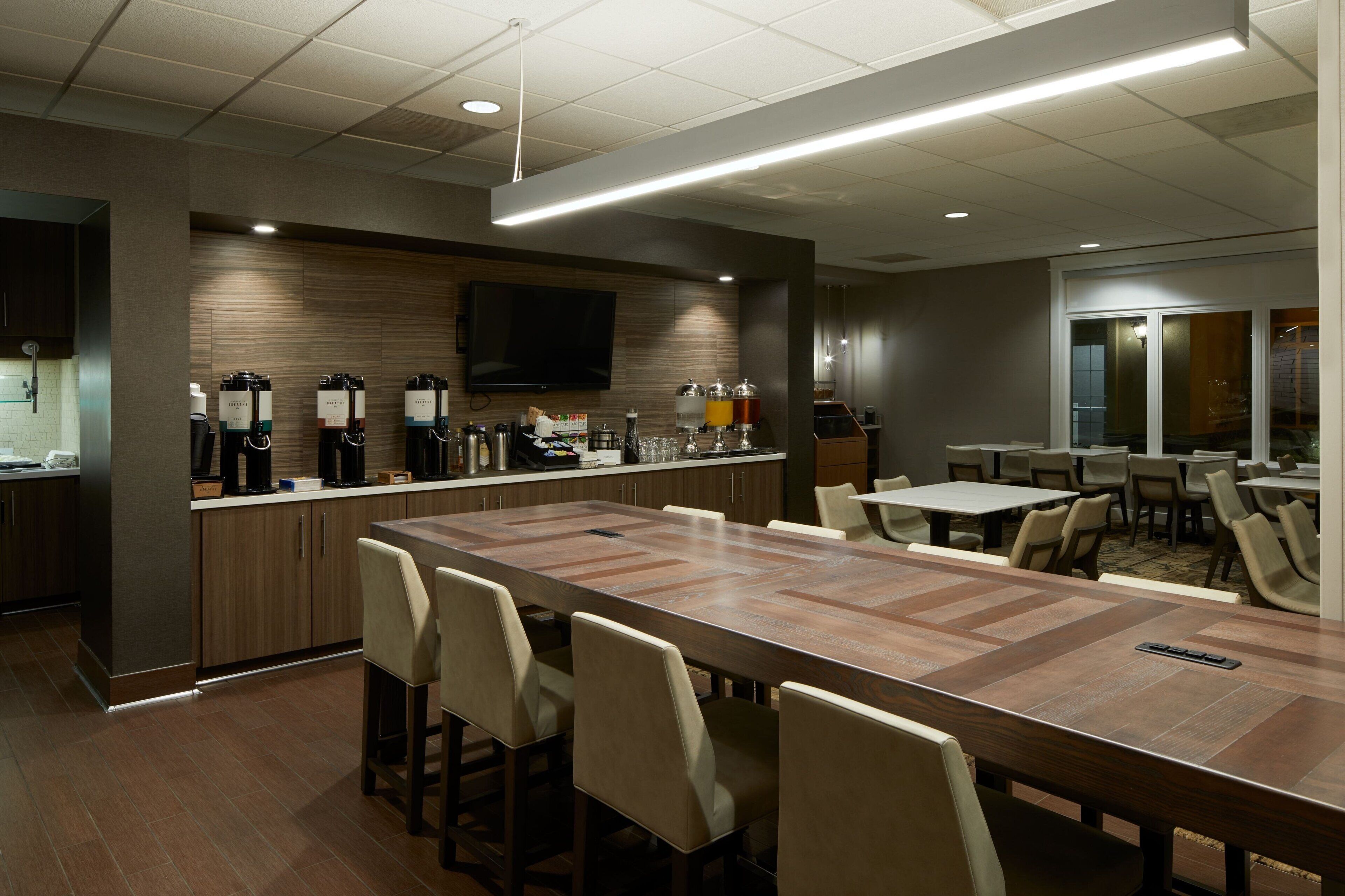 free daily full breakfast