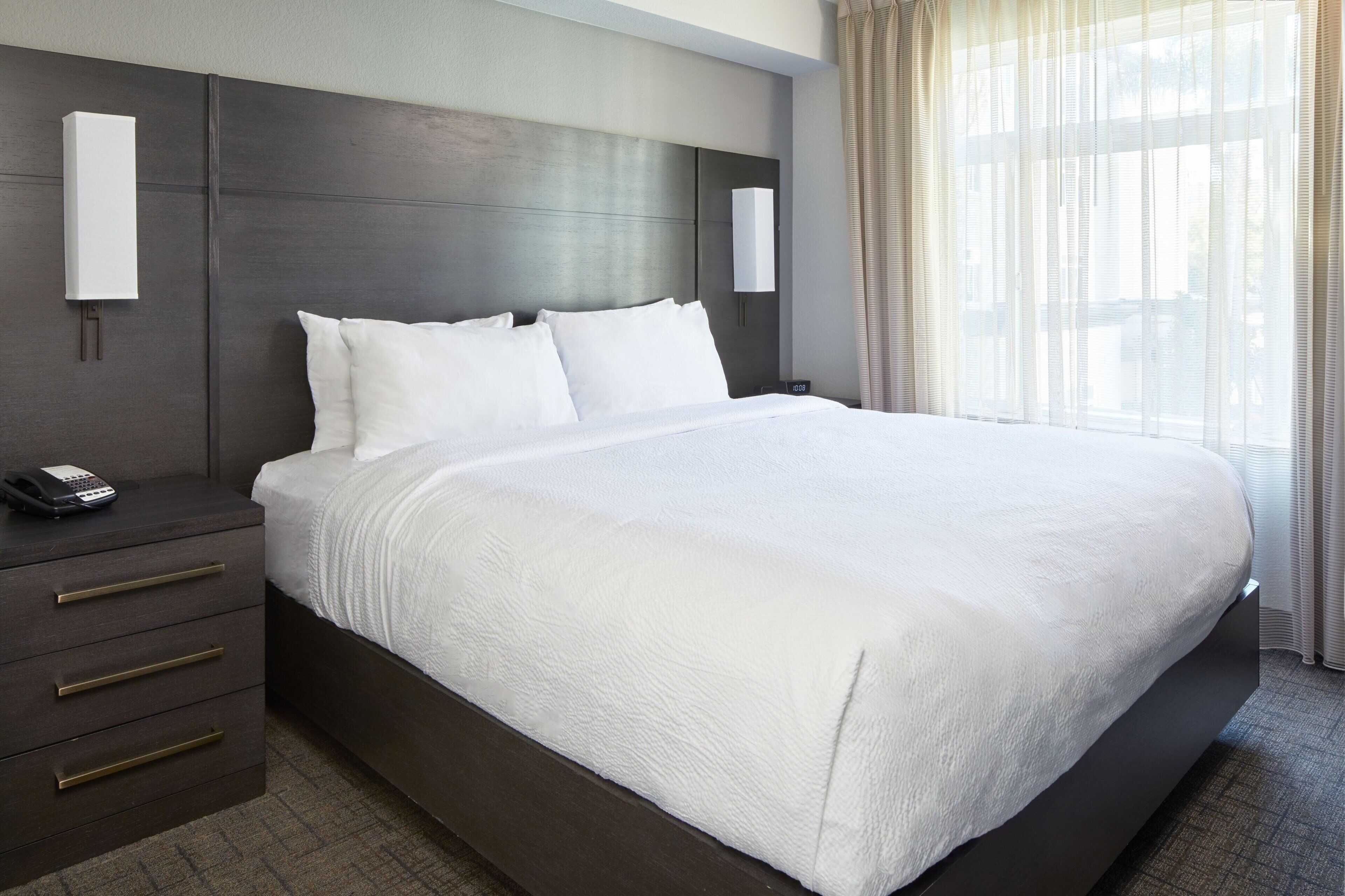 suite, 1 bedroom | egyptian cotton sheets, hypo-allergenic bedding, down duvets