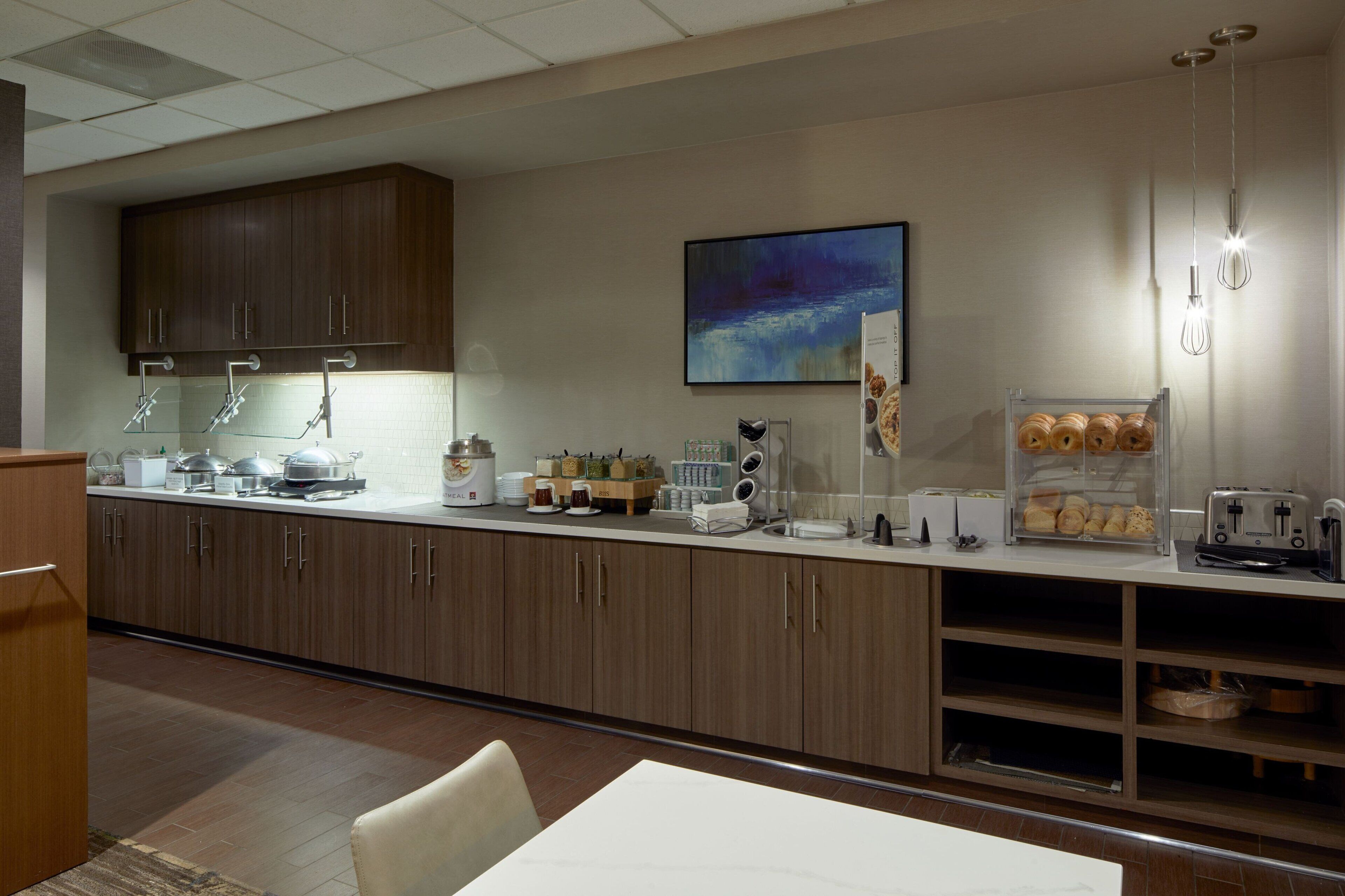 free daily full breakfast