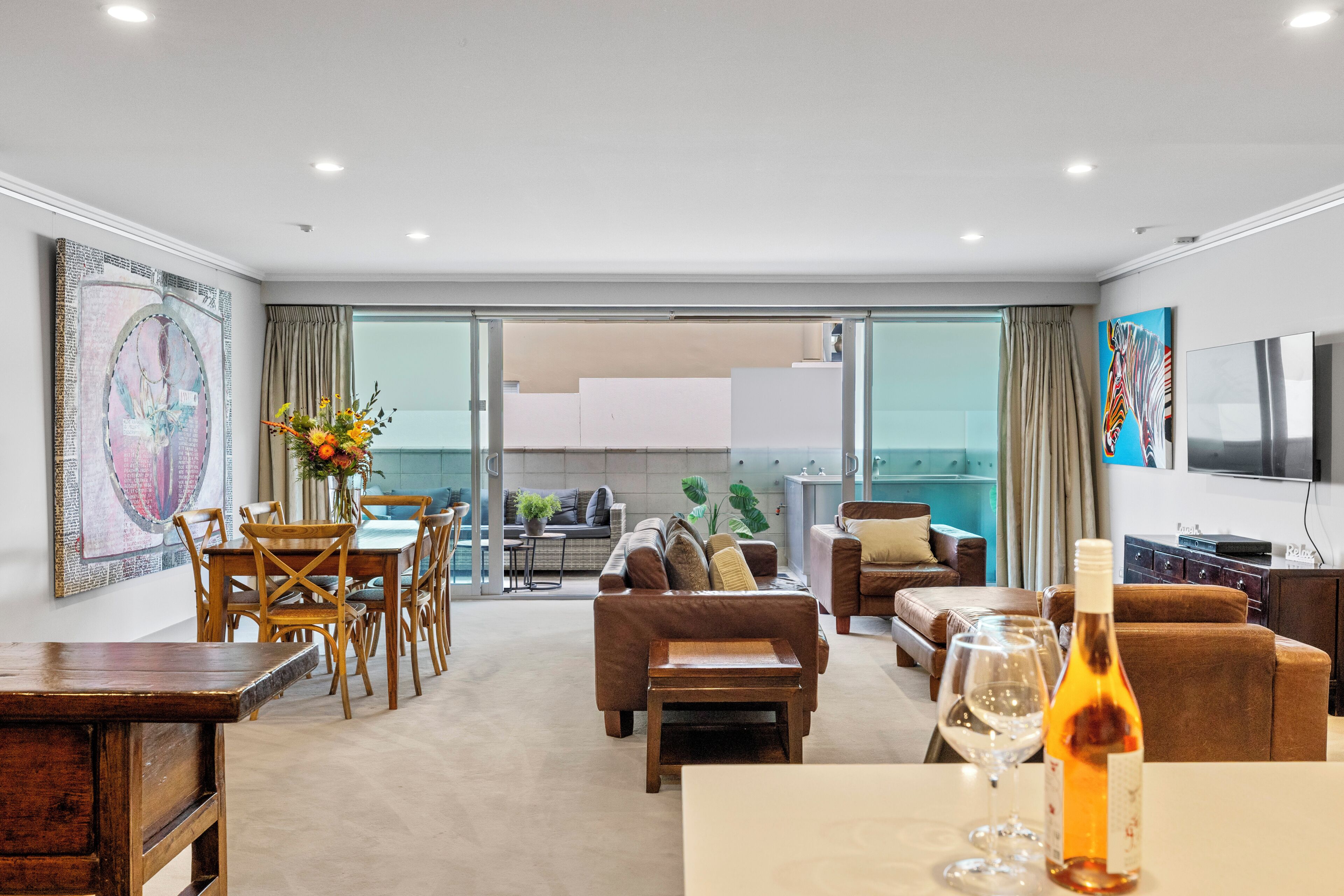 50-cm flat-screen TV with satellite channels, TV