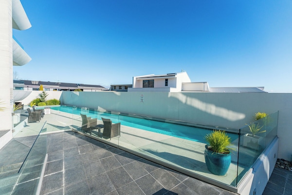 Outdoor pool, pool loungers