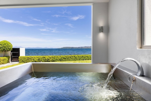 Sacred Waters Lakefront Luxury VIP Apartment 1 | Terrace/patio