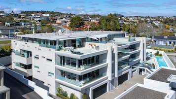 Outdoor pool, pool loungers